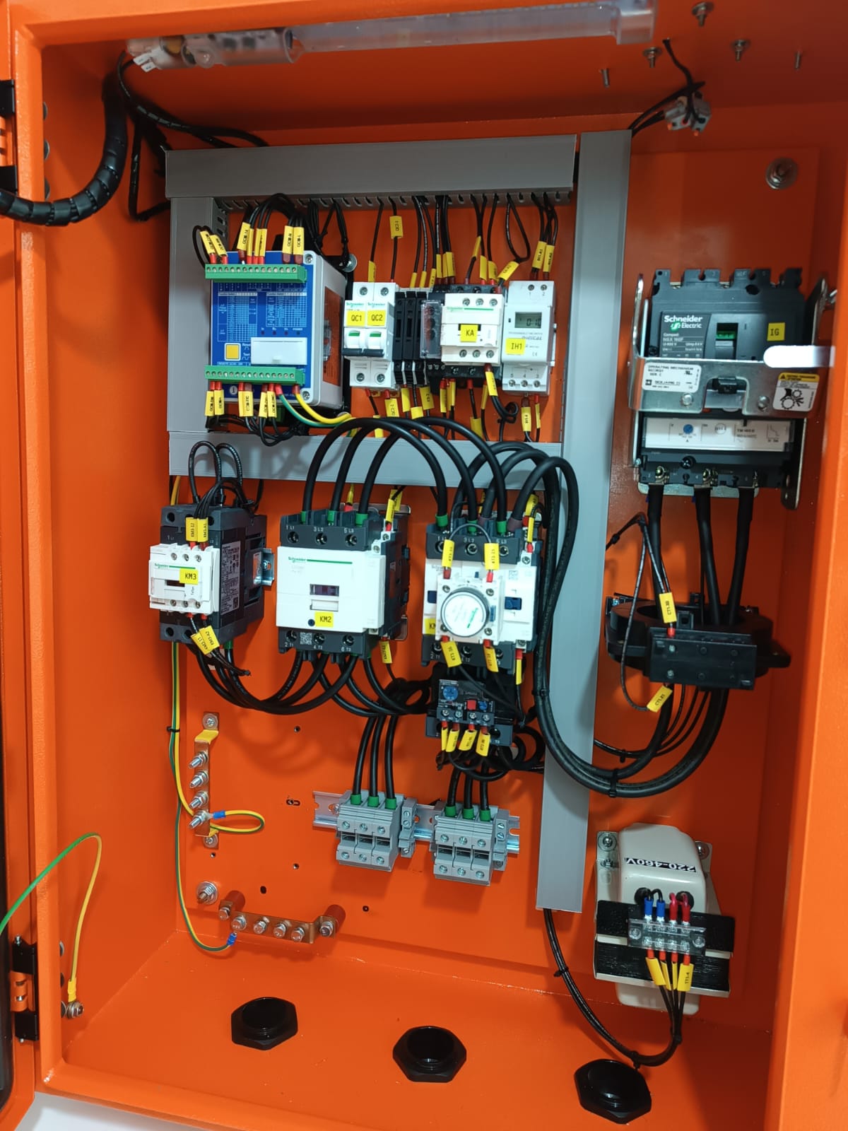 TABLERO ARRANCADOR ESTRELLA TRIANGULO NEMA 4, CON SISTEMA LOCK OUT Y PROTECCION GROUND FAULT Y GROUND CHECK - Imagen 3